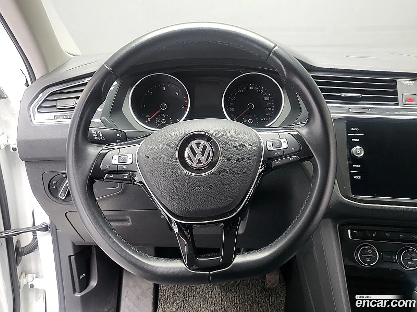 Volkswagen Tiguan 2019 — 19