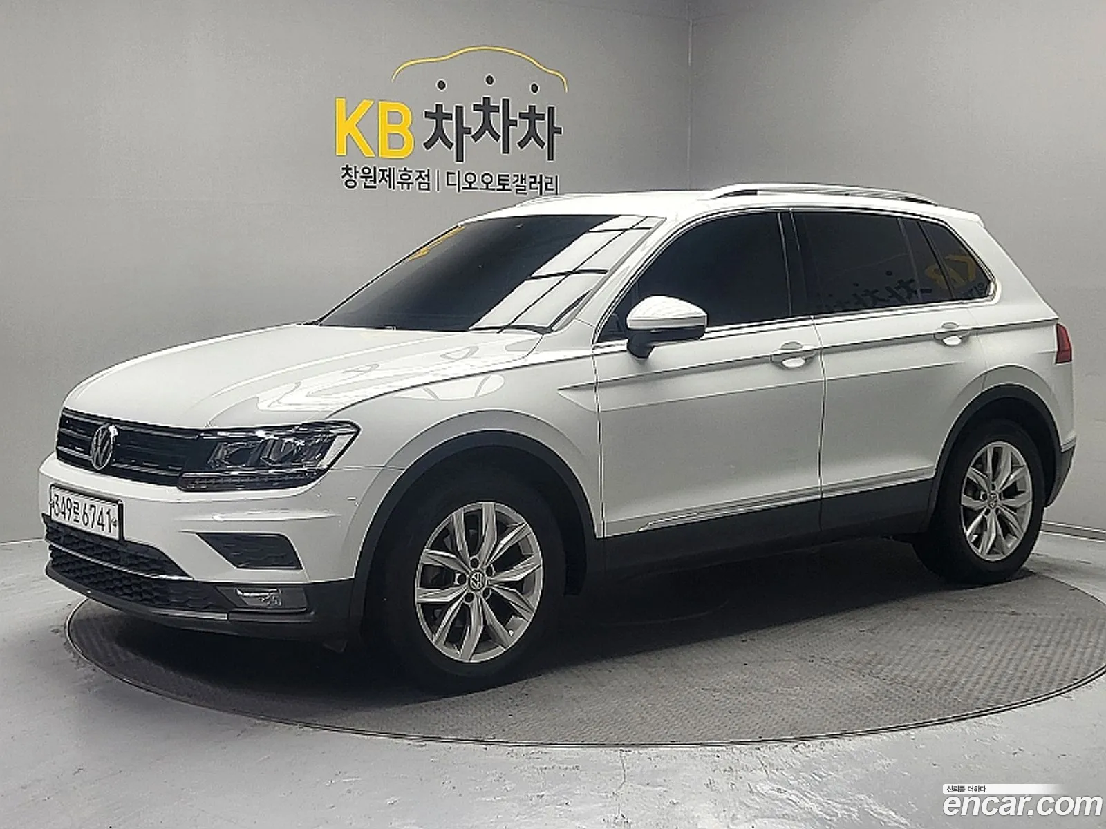 Volkswagen Tiguan 2019 — 17