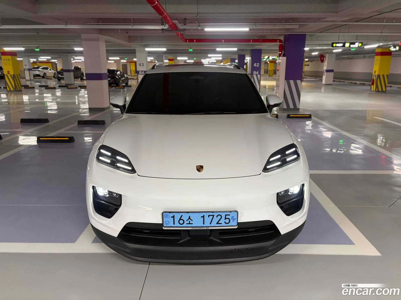 Porsche Macan EV 2025 — 3