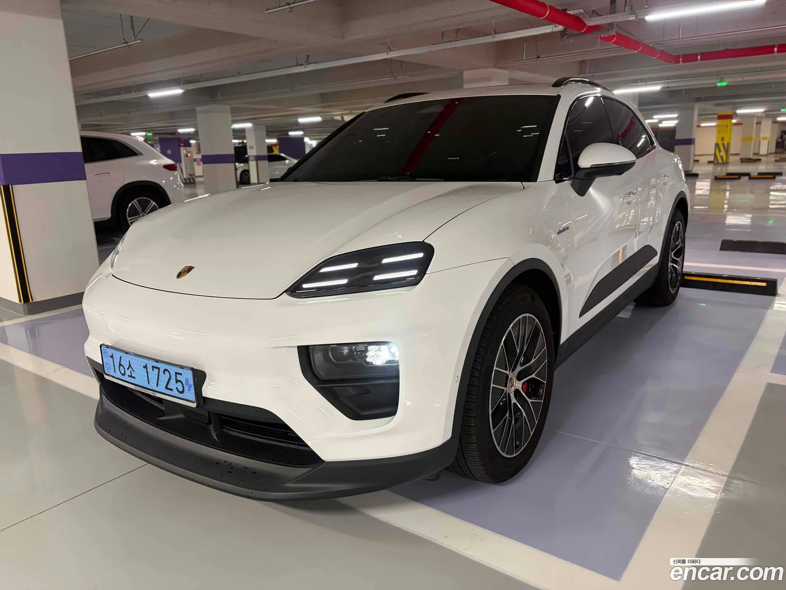 Porsche Macan EV 2025 — 6
