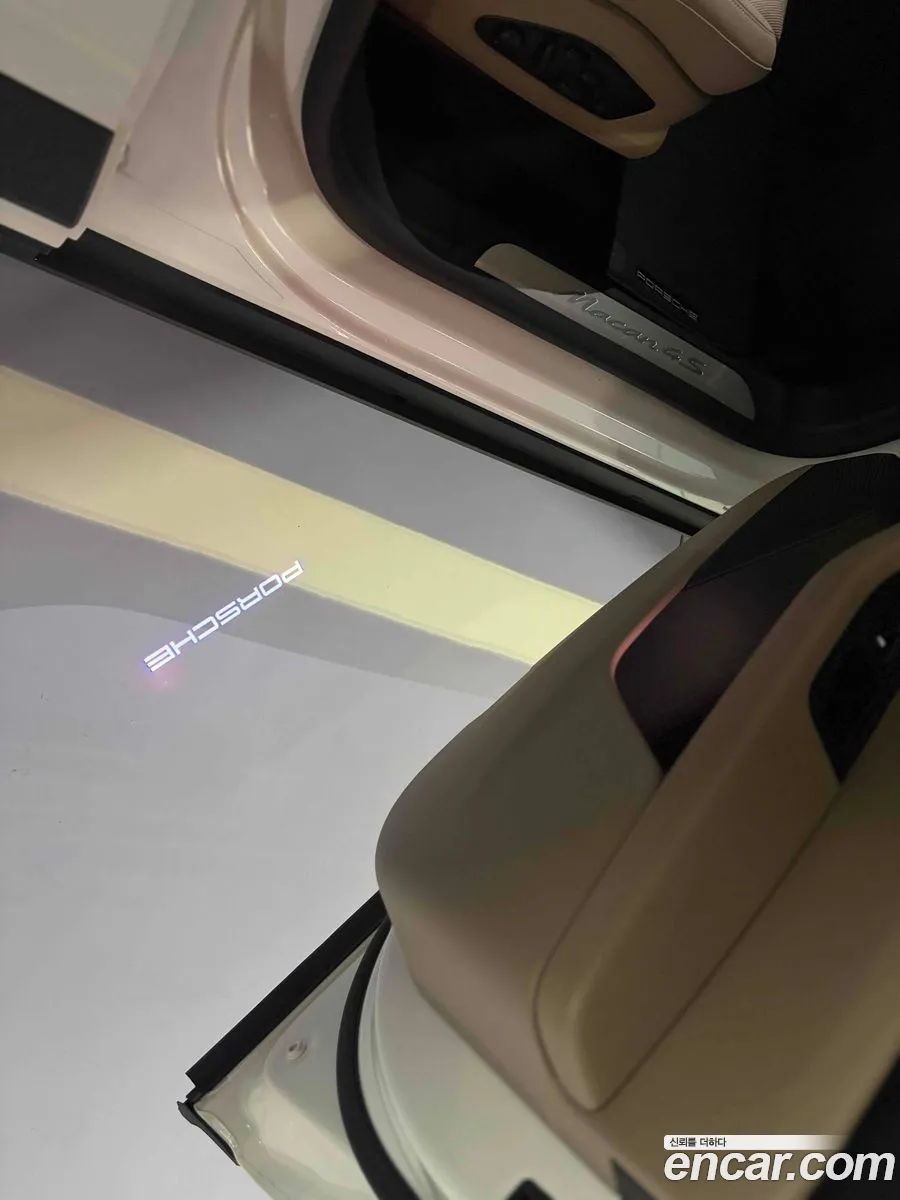 Porsche Macan EV 2025 — 11