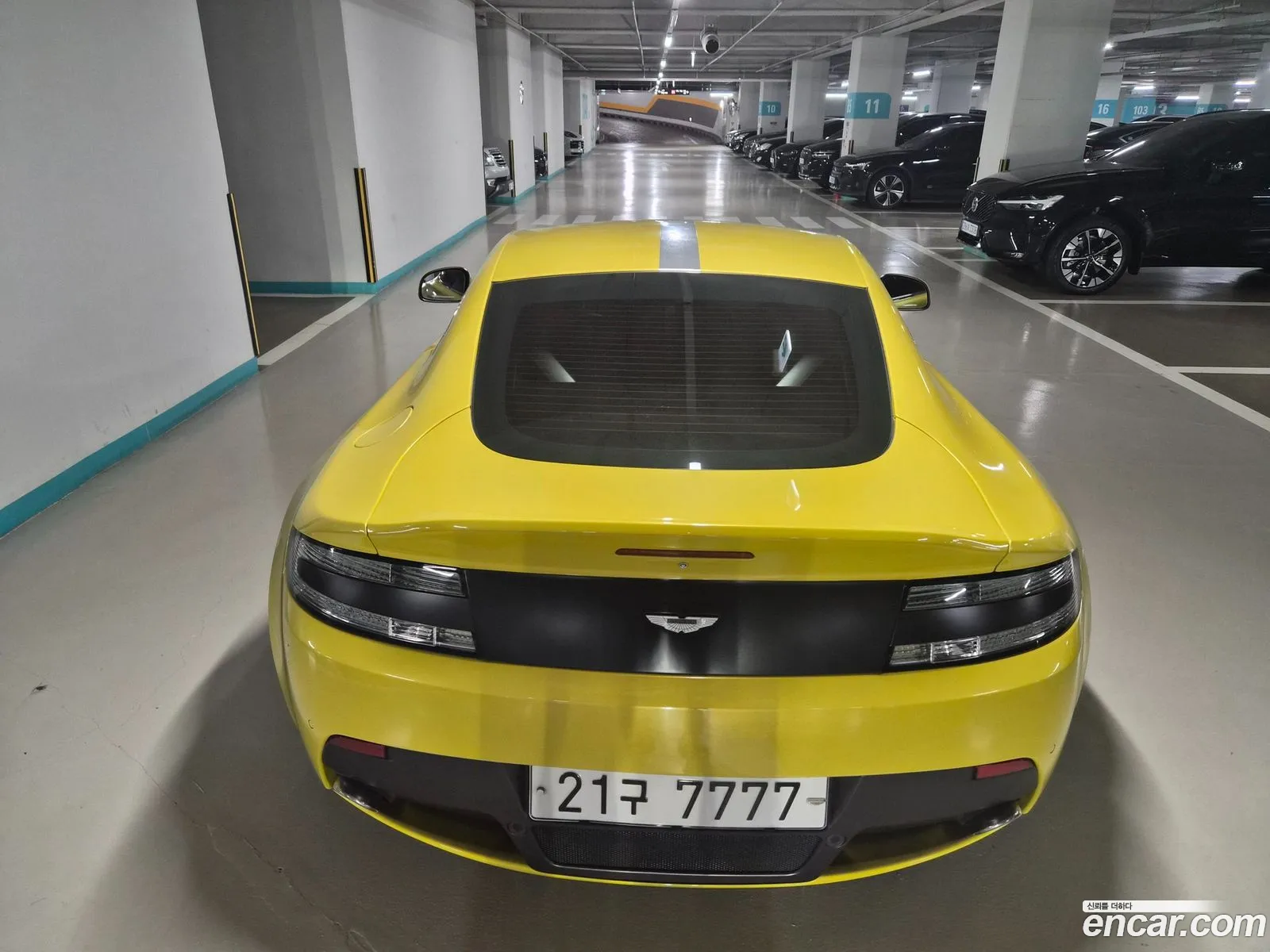 Aston Martin V8 Vantage 2016 — 8