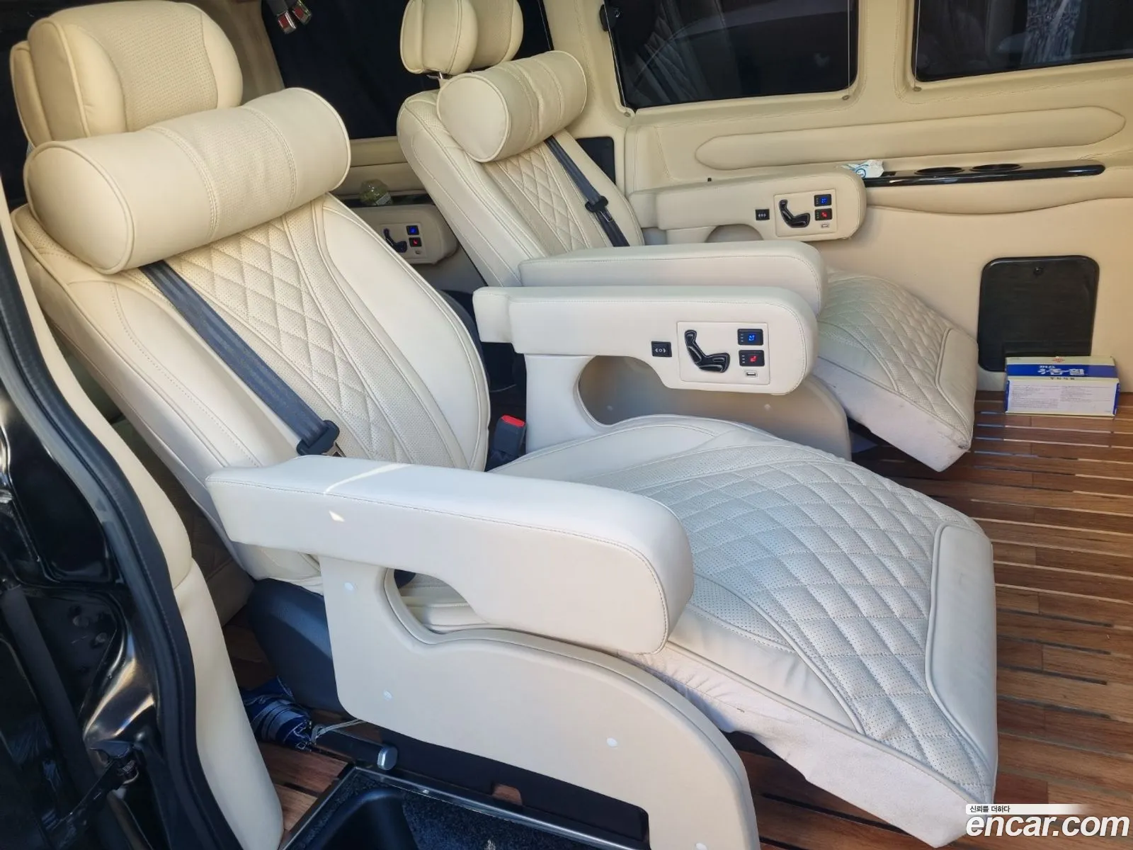 Chevrolet Express Van 2018 — 12