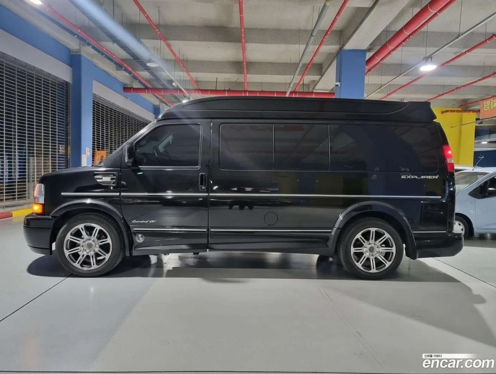 Chevrolet Express Van 2018 — 19