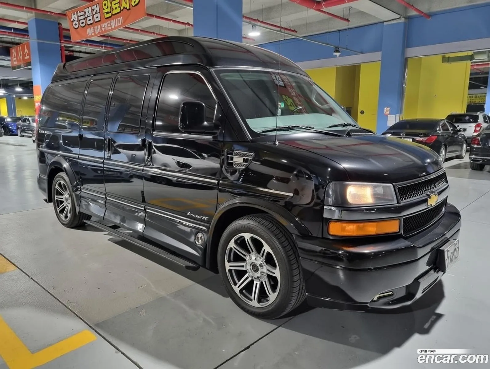 Chevrolet Express Van 2018 — 8