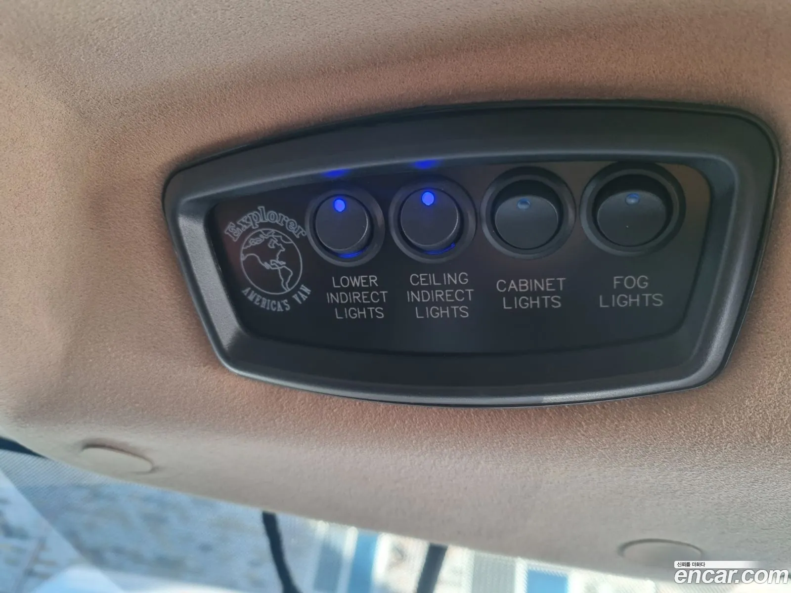 Chevrolet Express Van 2018 — 10