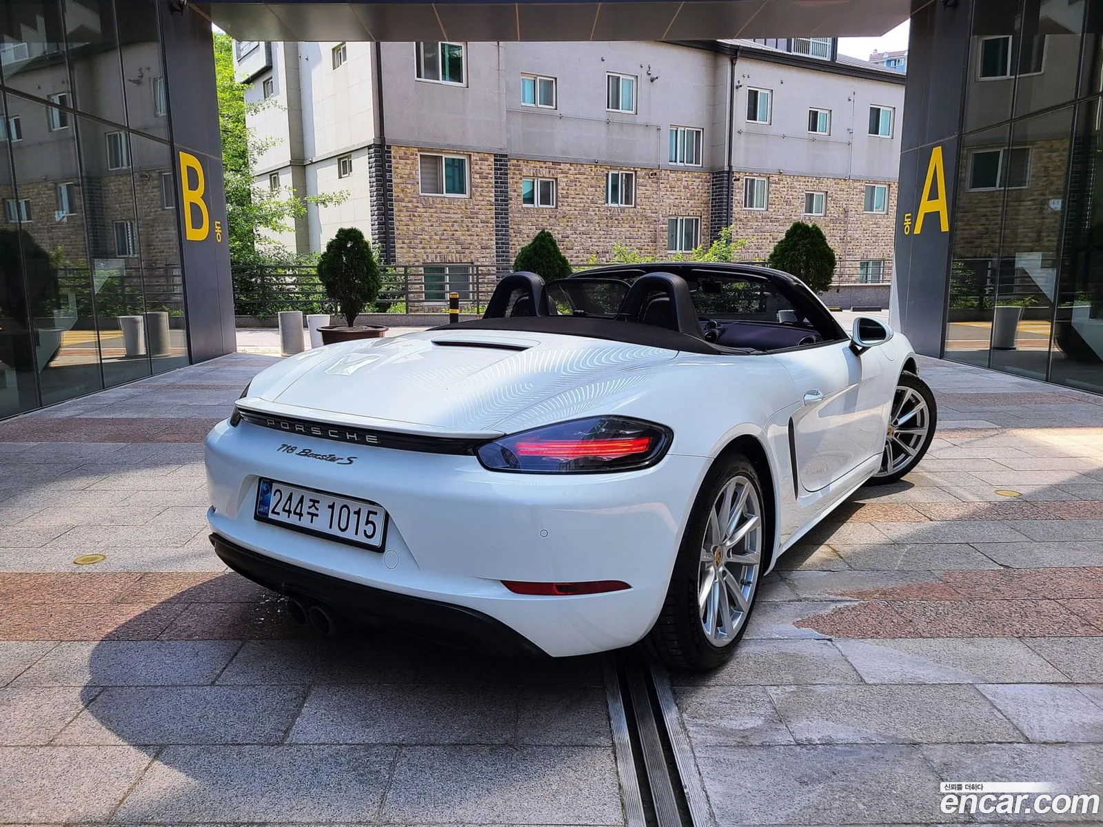 Porsche 718 Boxster 2018 — 17