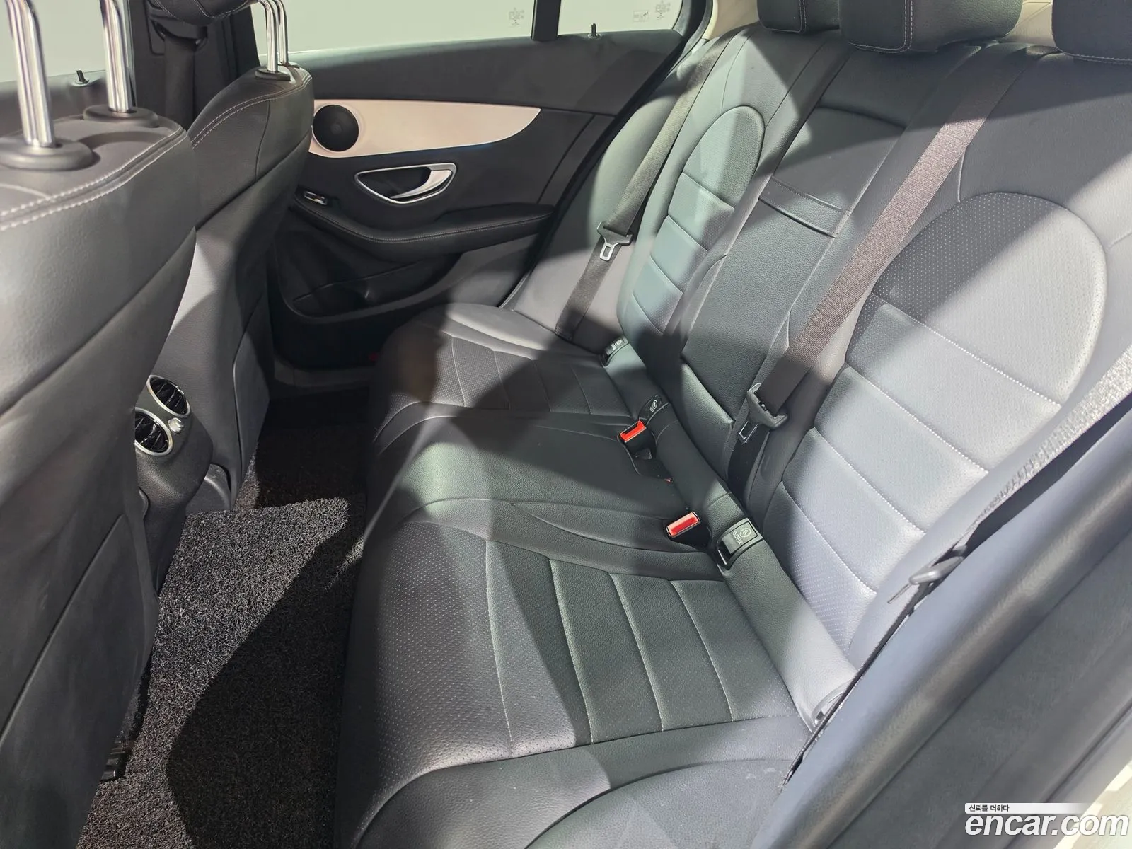 Mercedes-Benz C-Class W205 2018 — 18