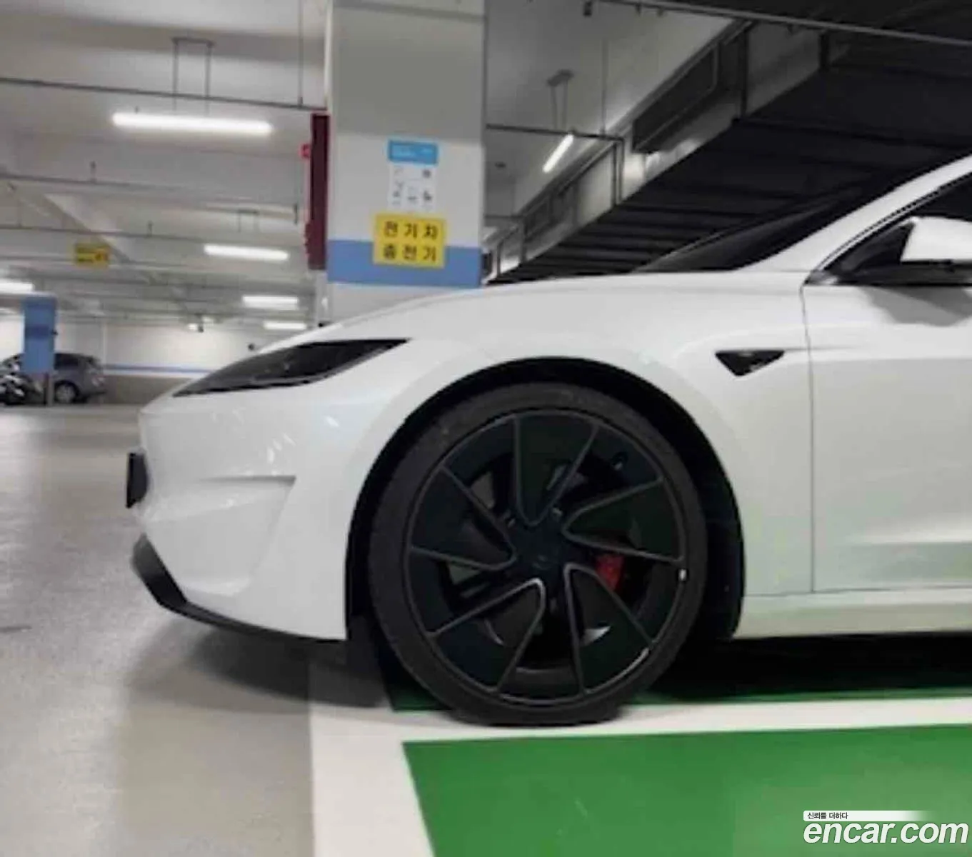 Tesla Model 3 2024 — 5