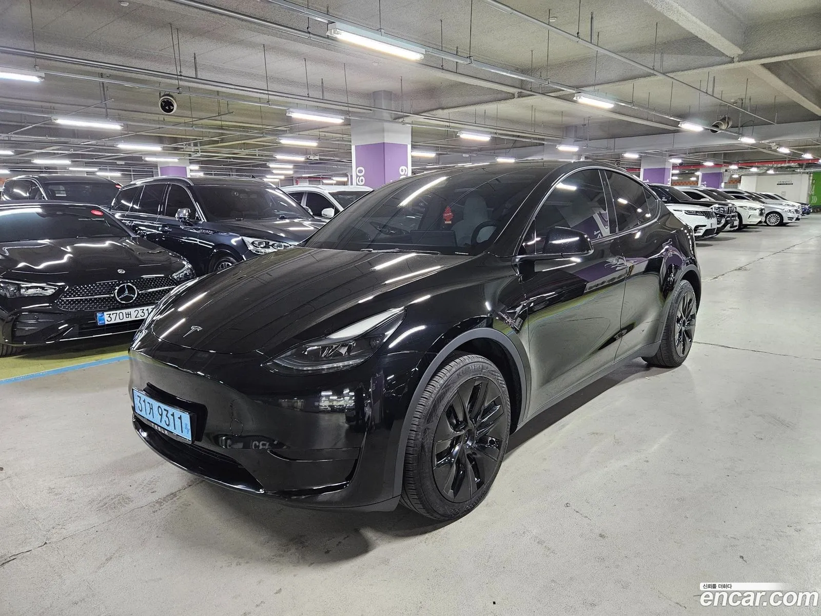 Tesla Model Y 2023 — 16