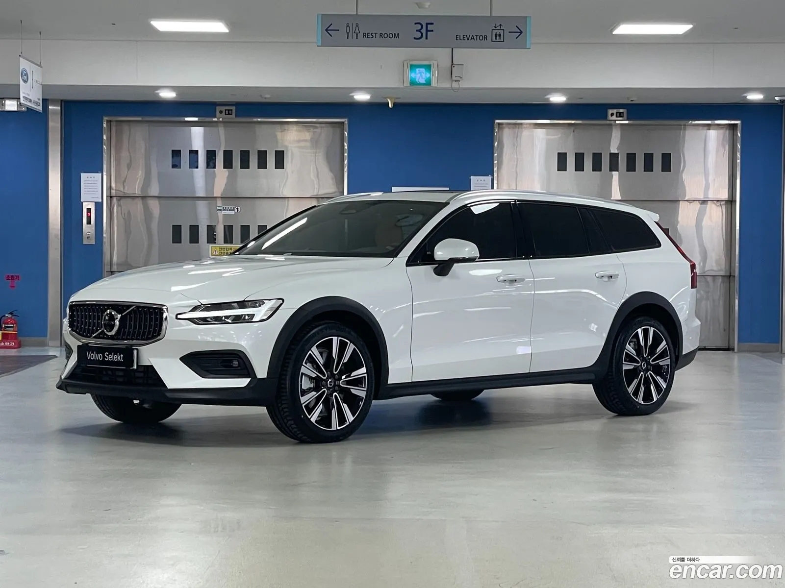 Volvo V60 Cross Country 2026 — 19