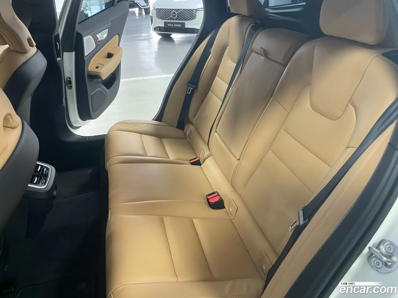Volvo V60 Cross Country 2026 — 4