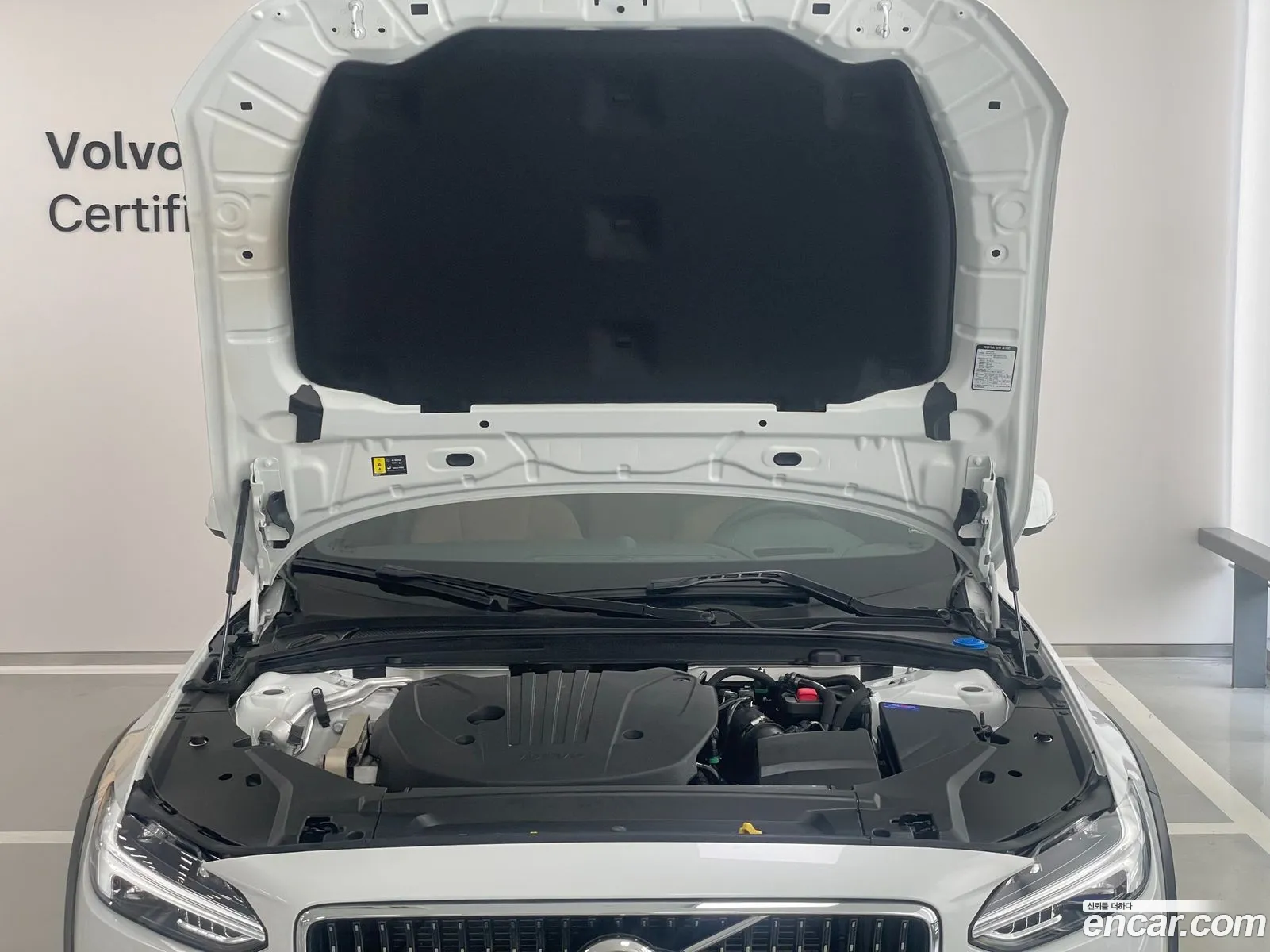 Volvo V60 Cross Country 2026 — 5