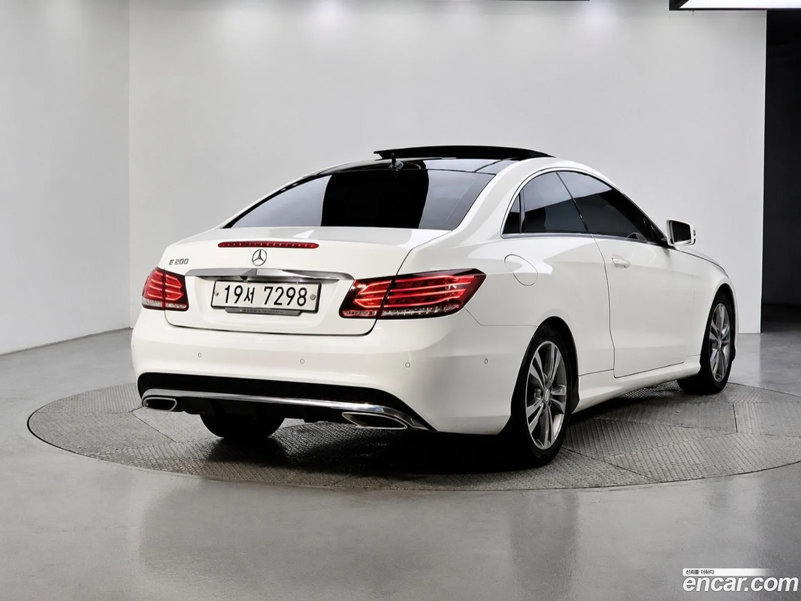 Mercedes-Benz E-Class W212 2014 — 15