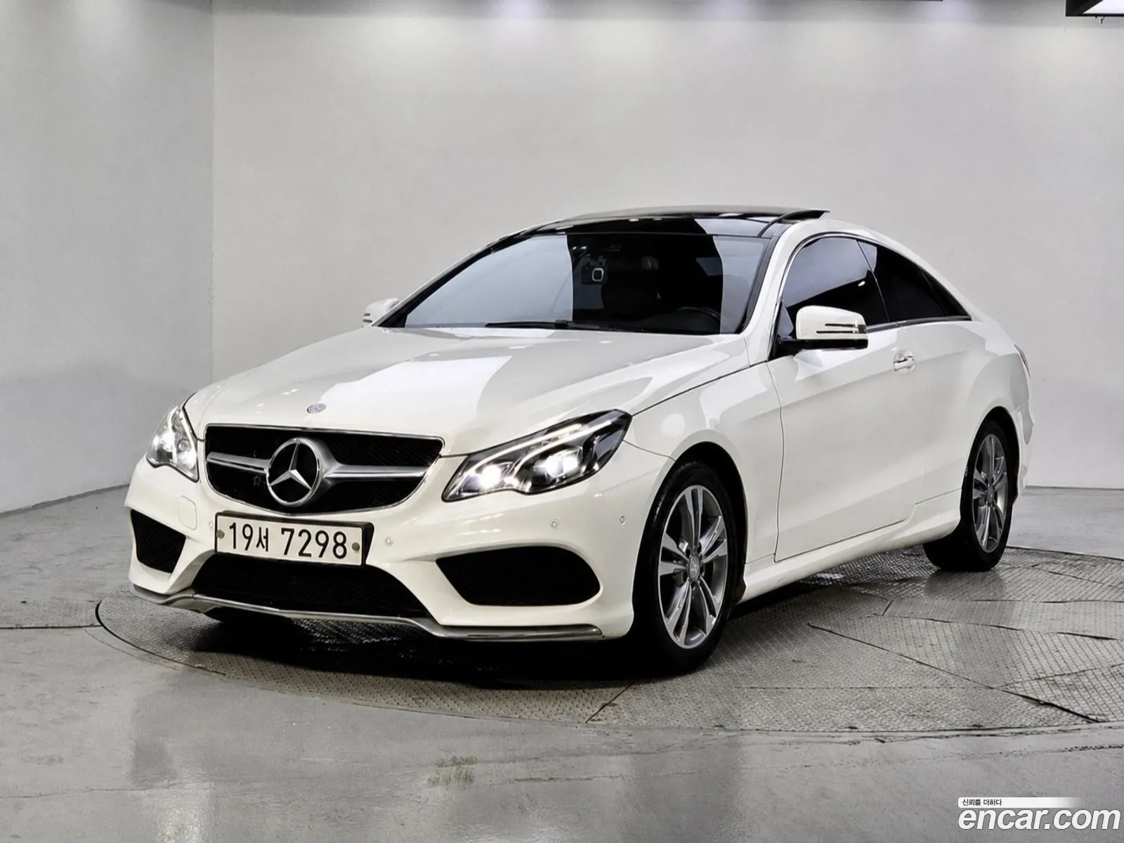 Mercedes-Benz E-Class W212 2014 — 17