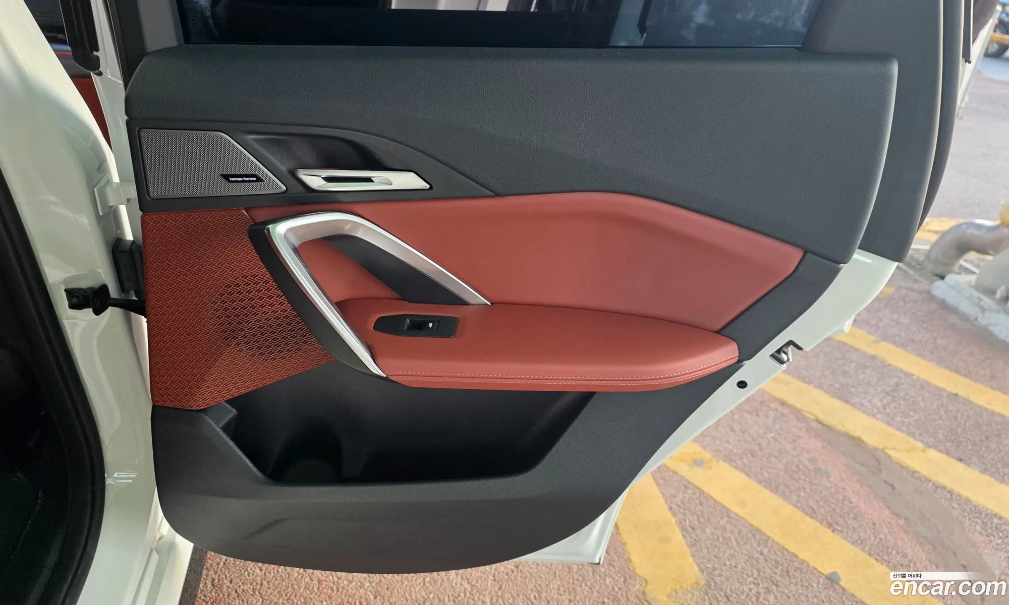 BMW iX1 2025 — 18