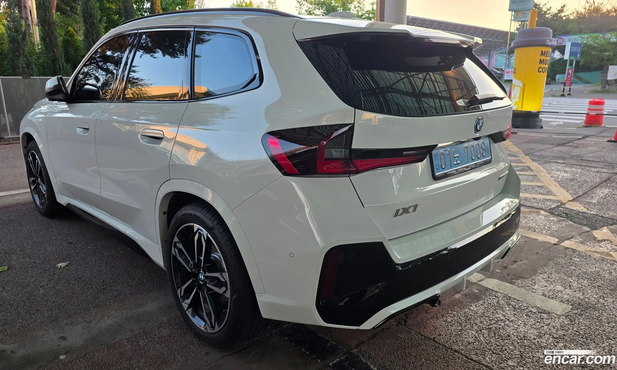 BMW iX1 2025 — 15