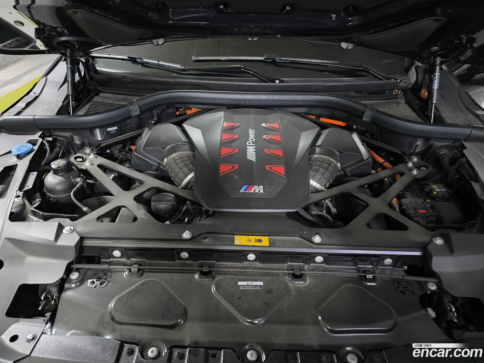 BMW XM 2025 — 10