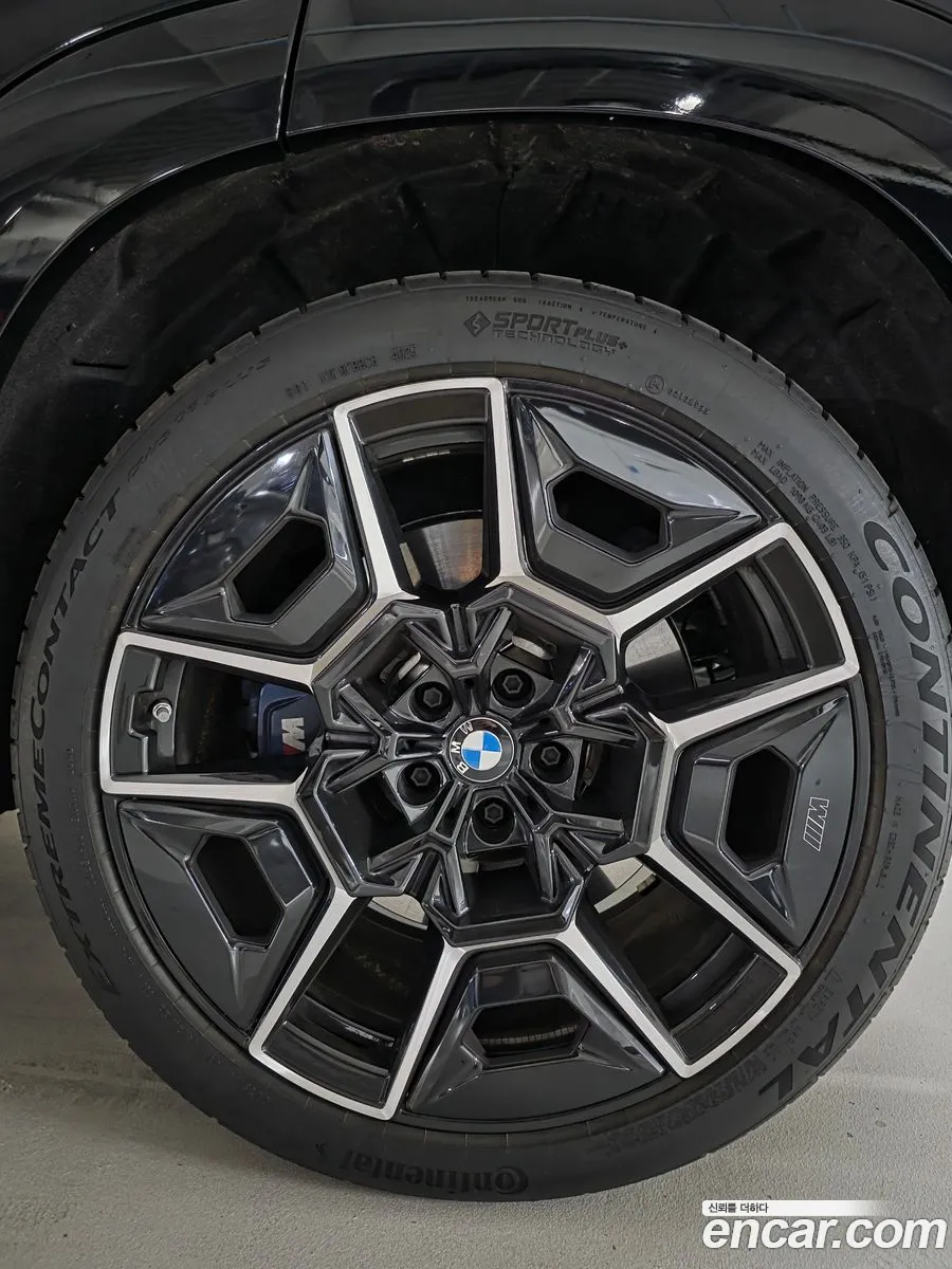 BMW XM 2025 — 6