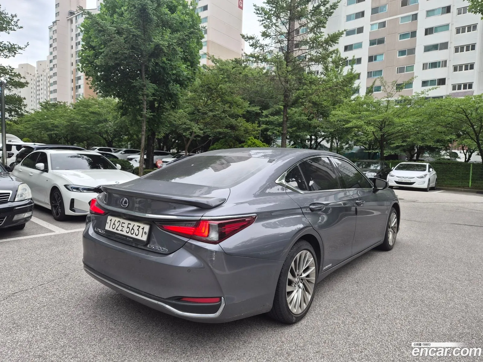 Lexus ES300h 7th Gen 2020 — 4