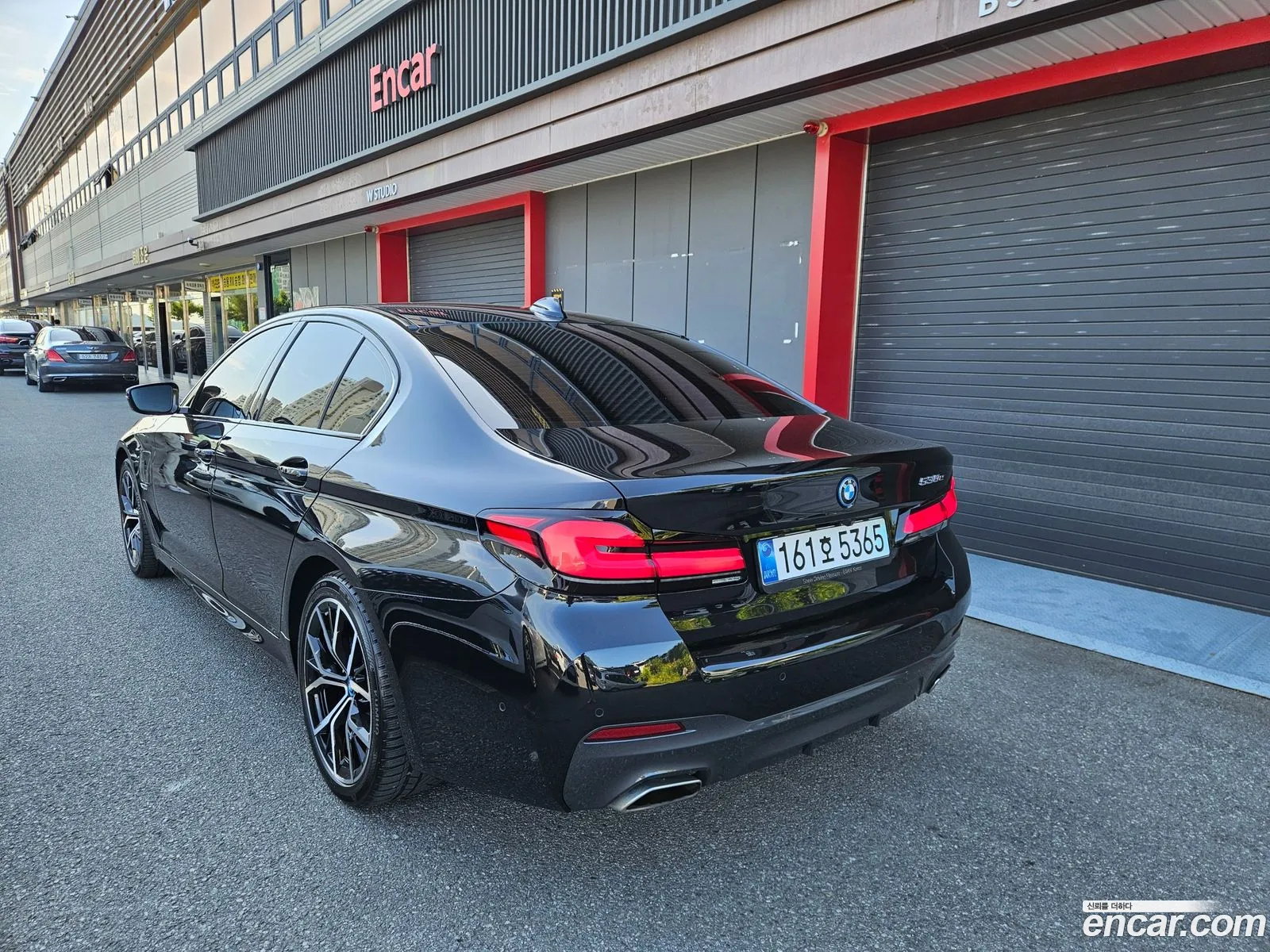 BMW 5 Series 2023 — 9