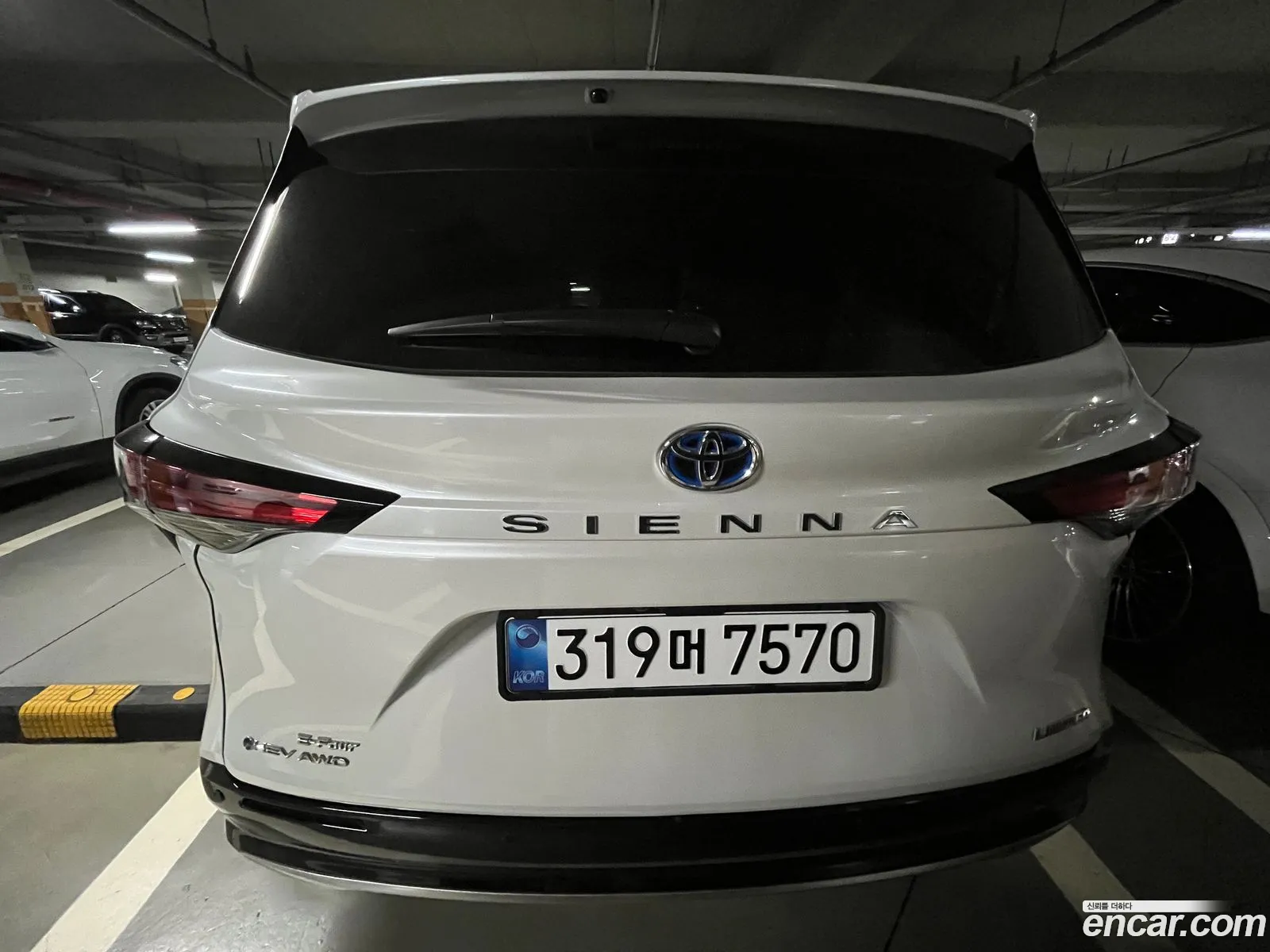 Toyota Sienna 2025 — 2