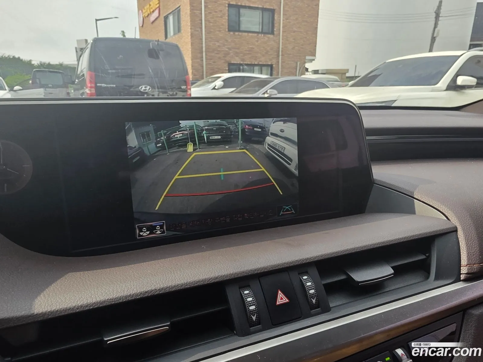 Lexus ES300h 7th Gen 2021 — 8