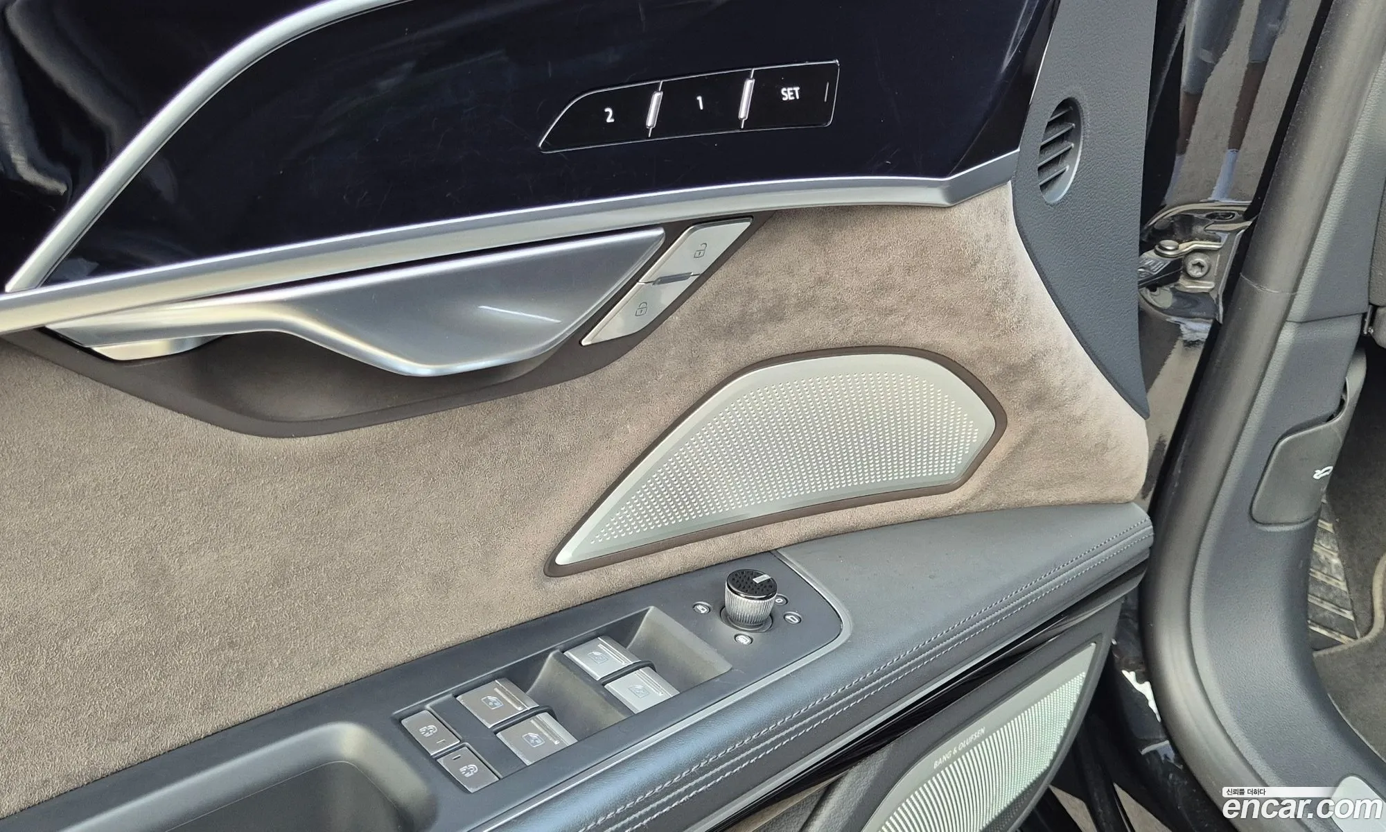 Audi A8 2021 — 11