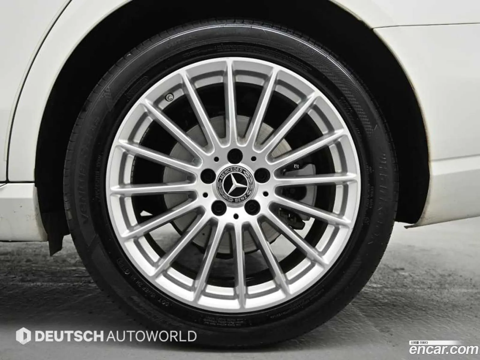 Mercedes-Benz E-Class W213 2020 — 18