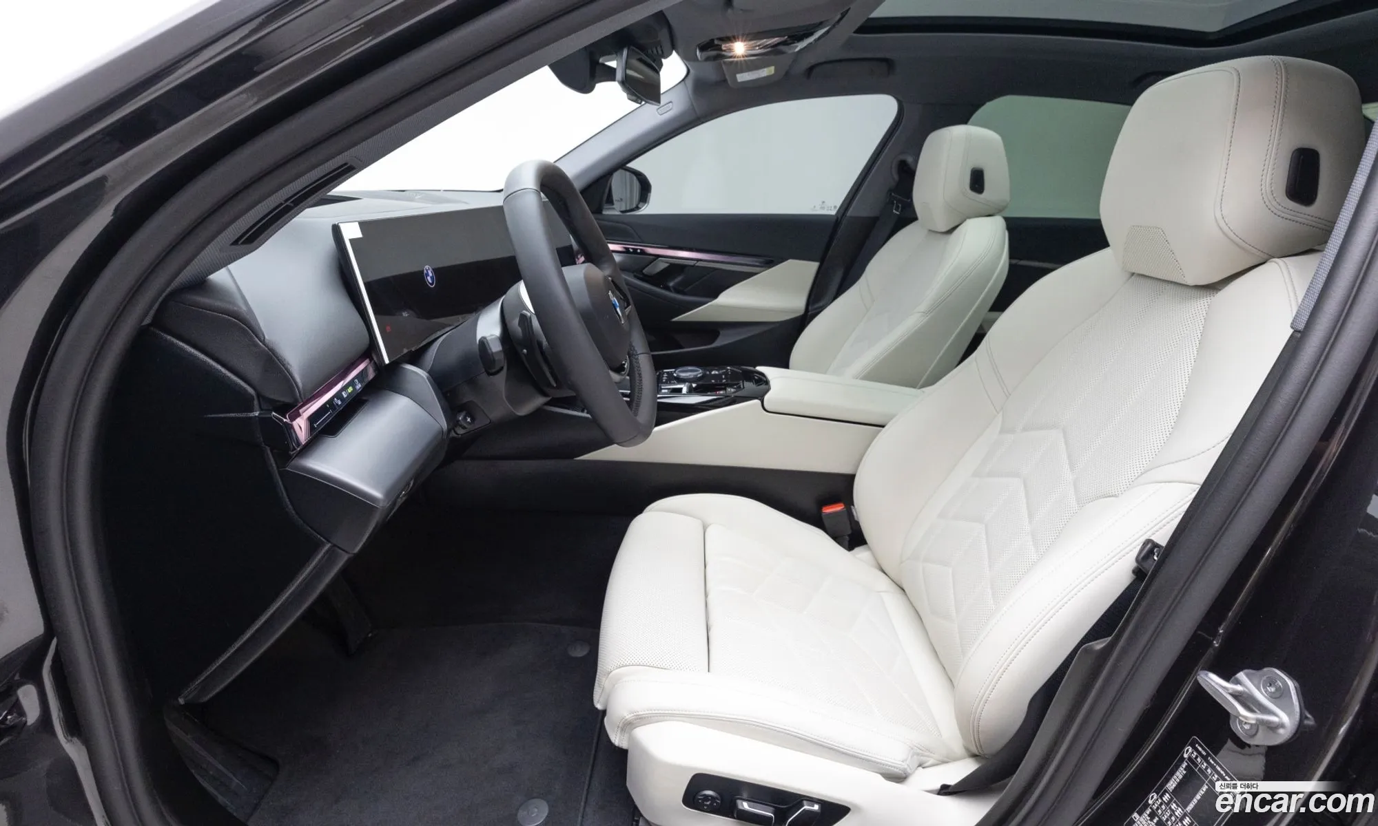 BMW 5 Series 2025 — 16