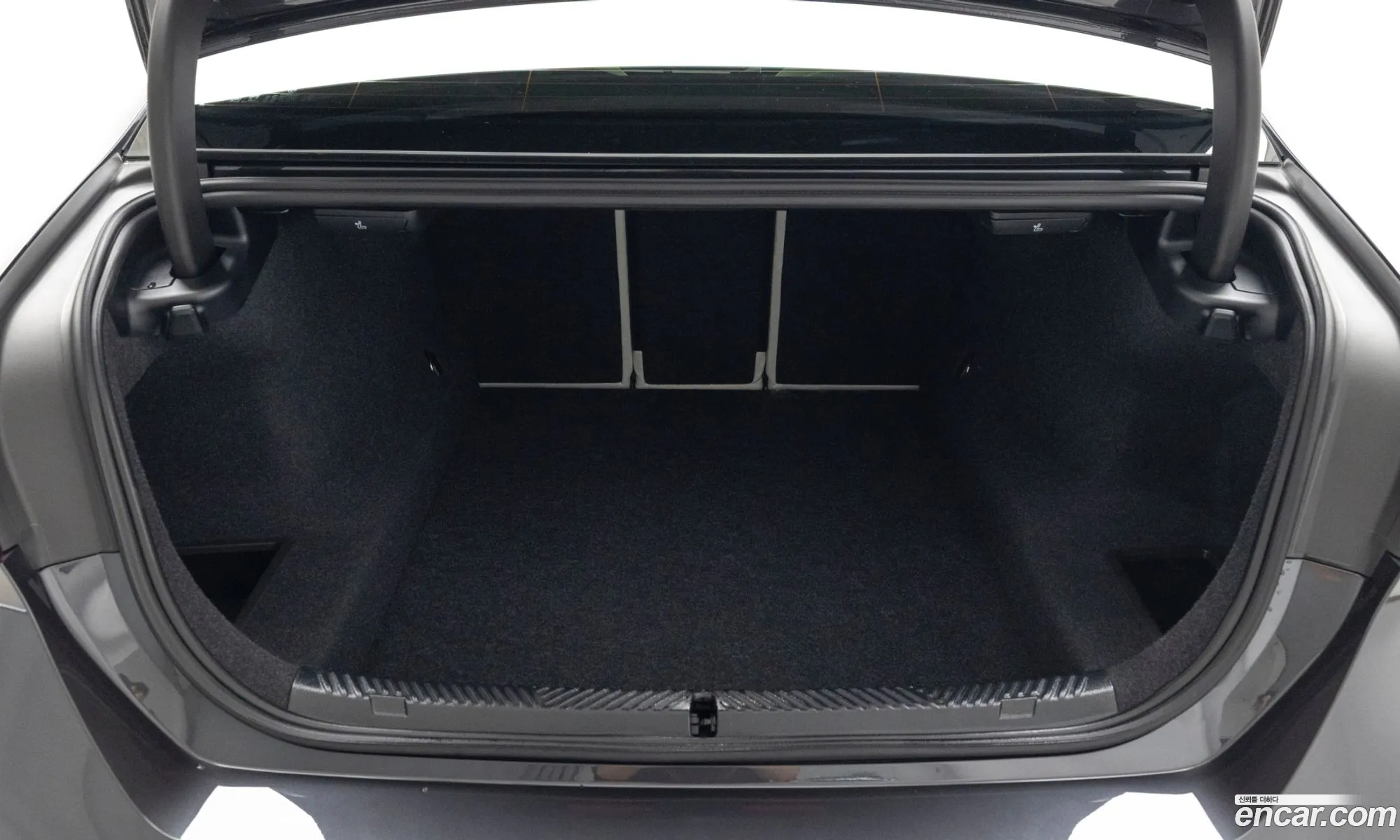 BMW 5 Series 2025 — 9