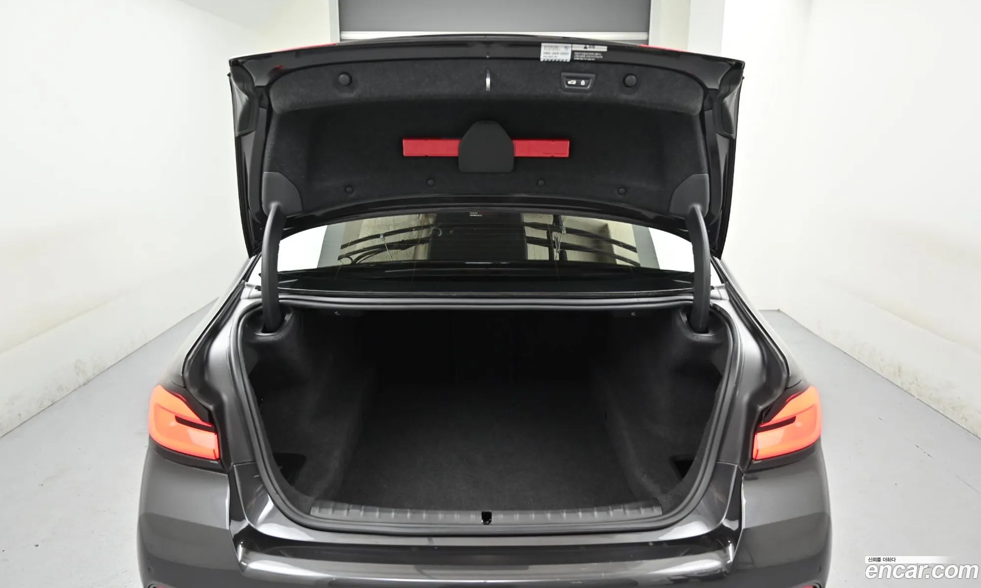 BMW 5 Series 2022 — 13
