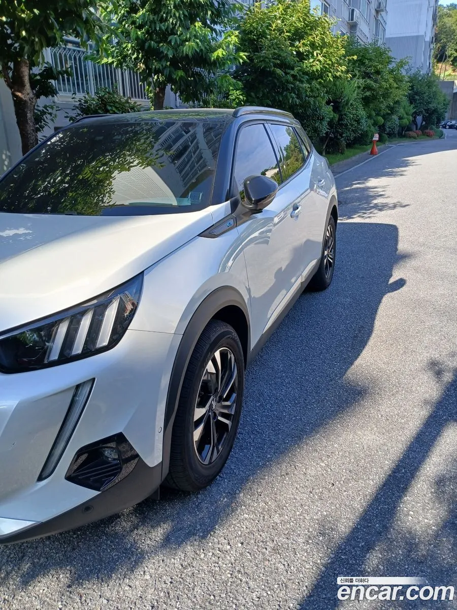 Peugeot e-2008