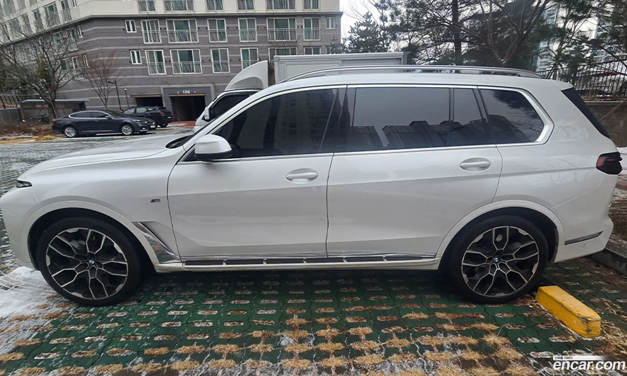 BMW X7 2023 — 12