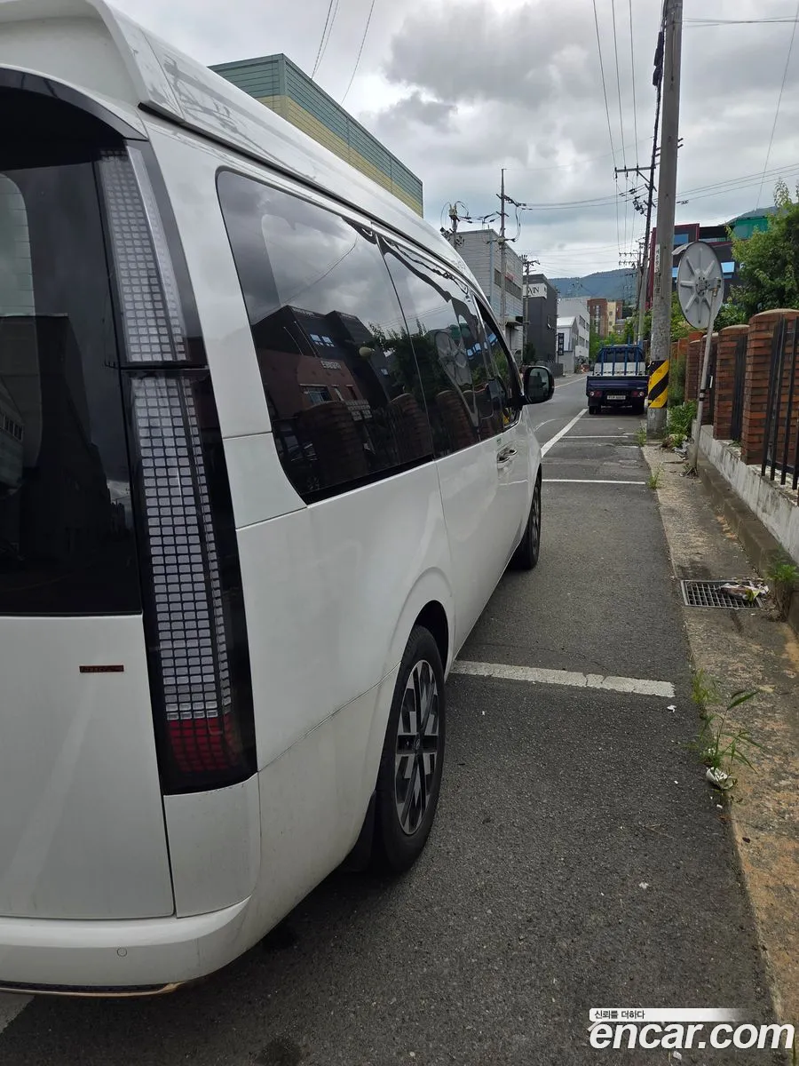 Hyundai Staria 2025 — 3