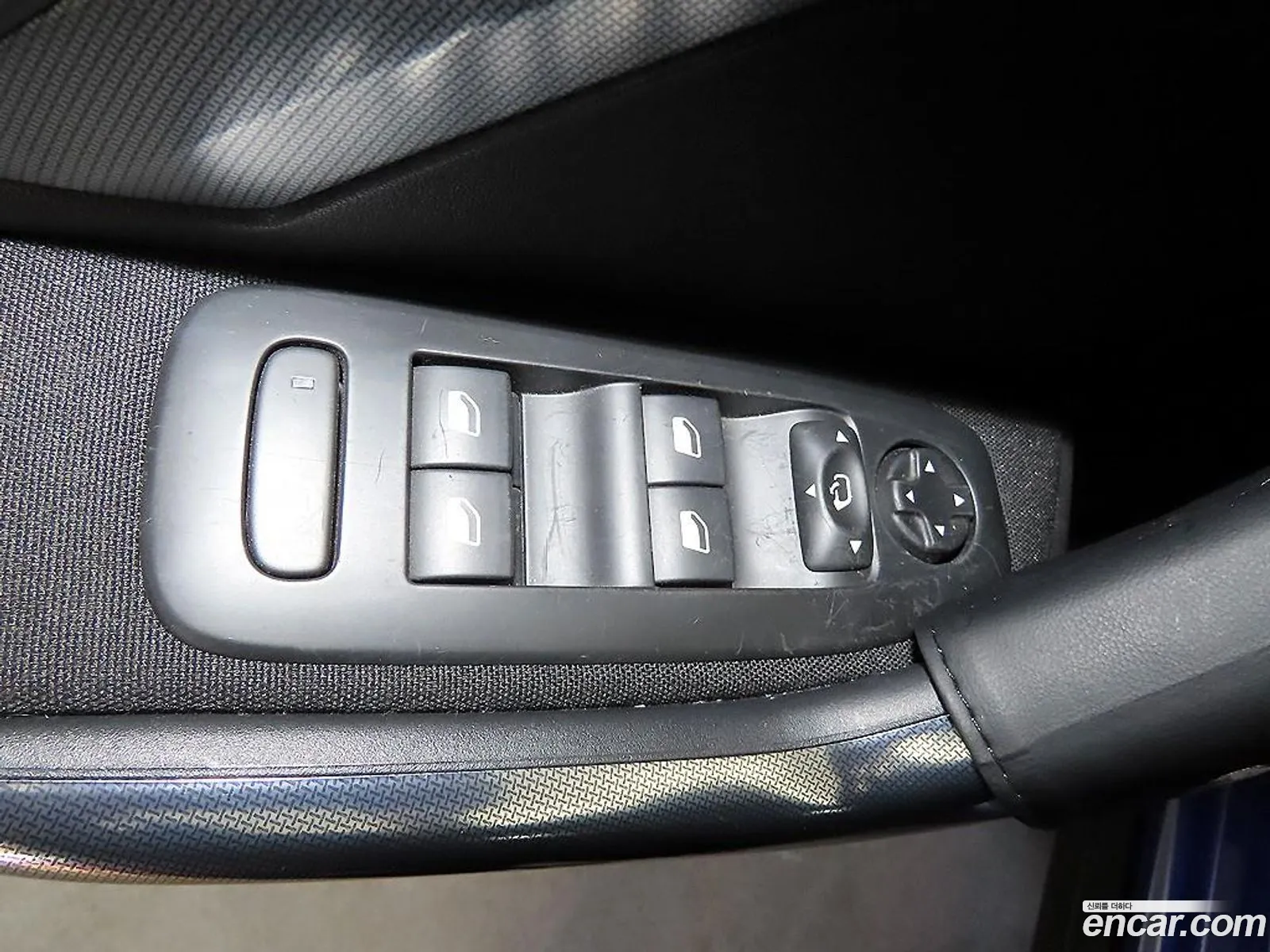 Peugeot 2008 2015 — 17
