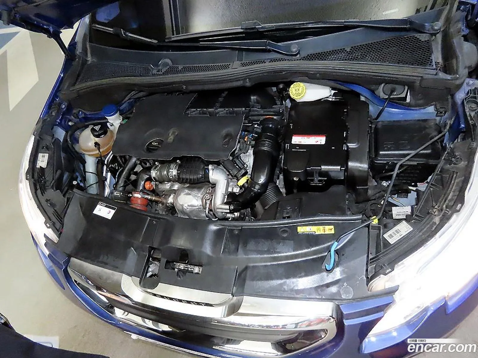 Peugeot 2008 2015 — 11