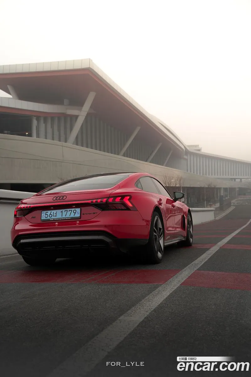 Audi RS e-tron GT 2022 — 10