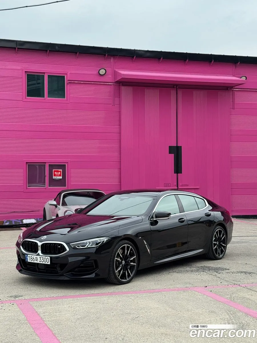 BMW 8 Series 2023 — 8
