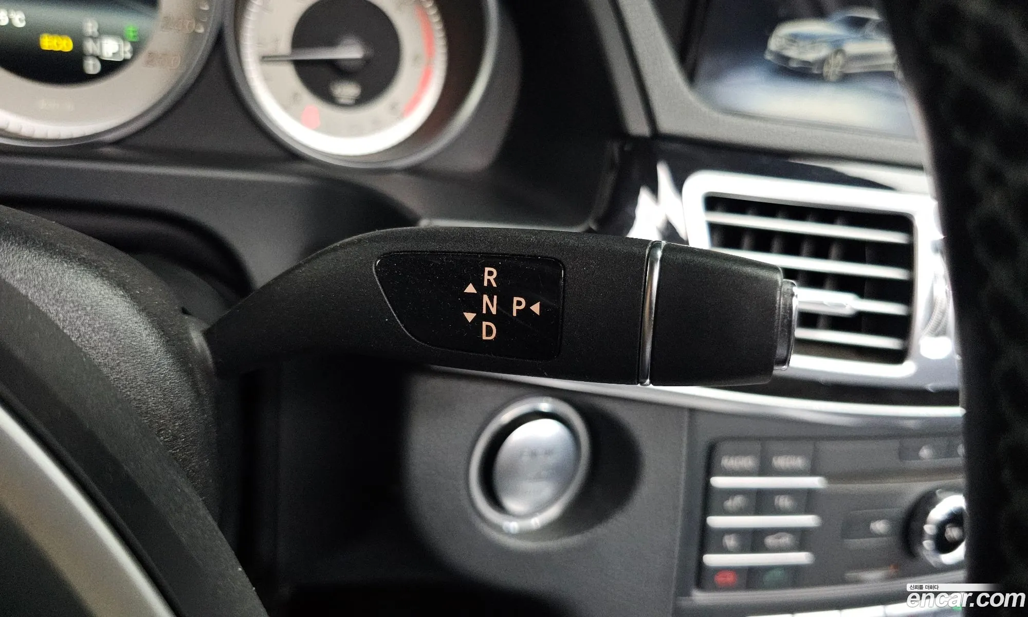 Mercedes-Benz E-Class W212 2015 — 11
