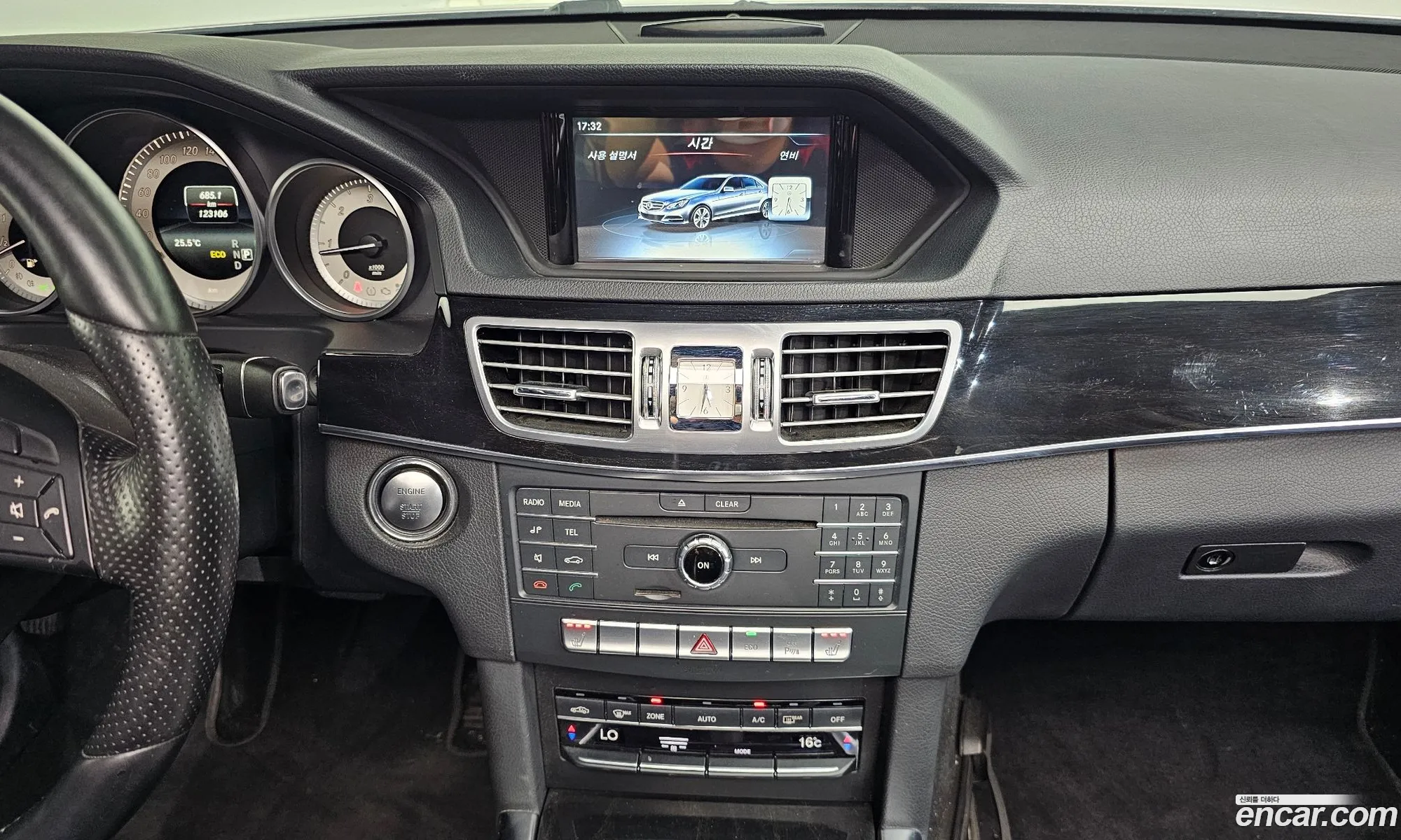 Mercedes-Benz E-Class W212 2015 — 12