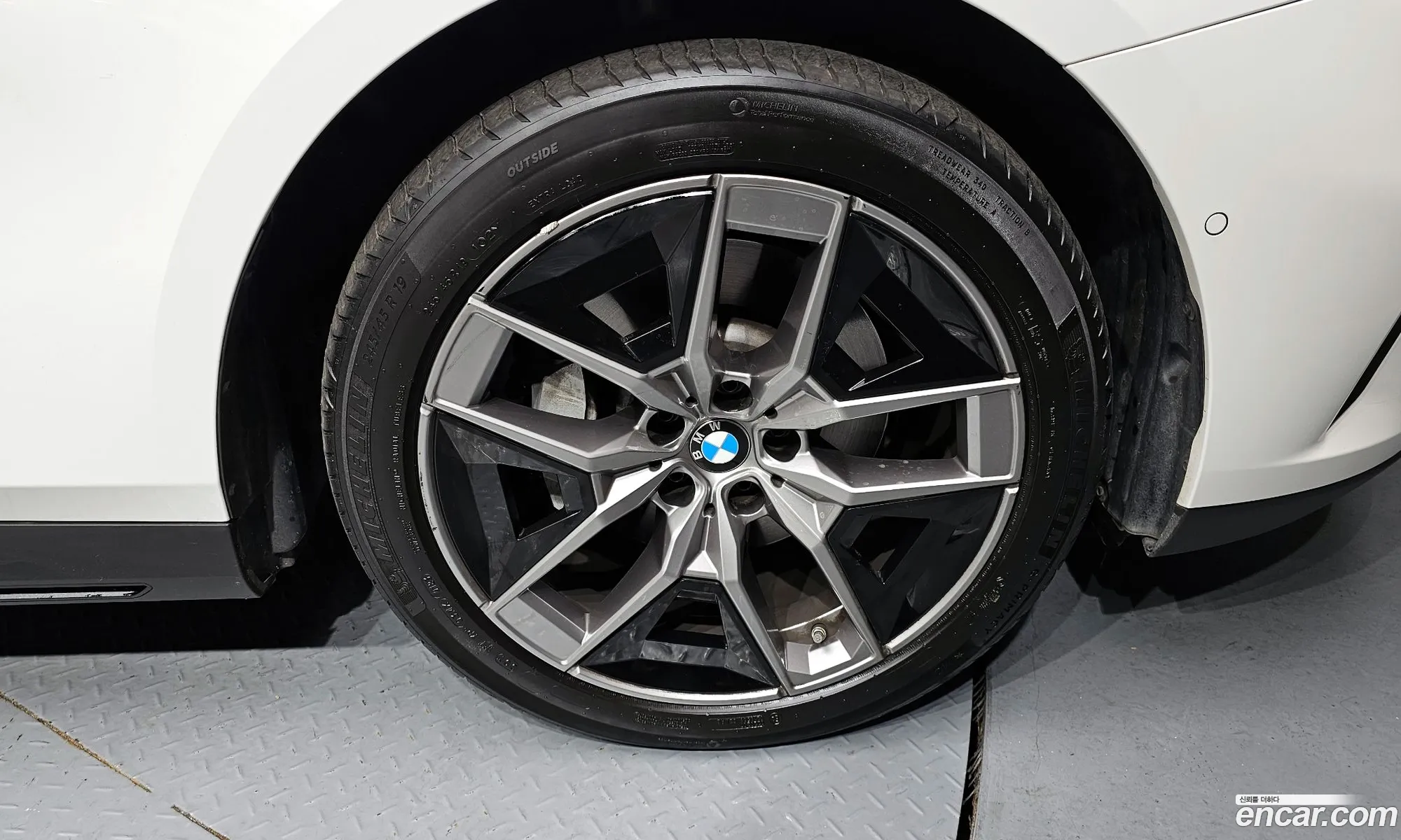 BMW 5 Series 2023 — 7