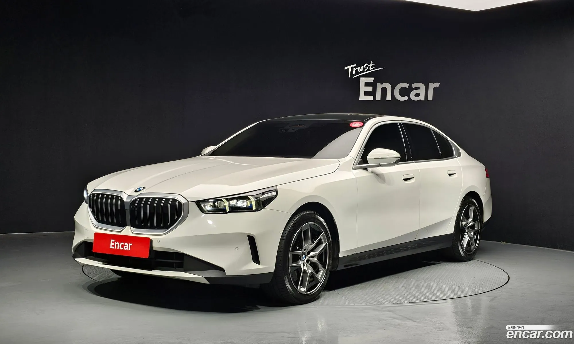 BMW 5 Series 2023 — 8