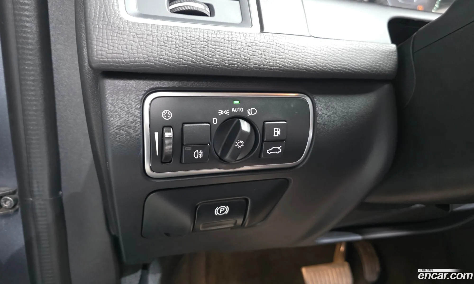 Volvo XC60 2017 YV1DZA8BDH2174017 — 14