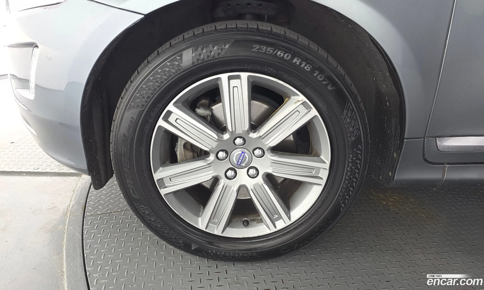 Volvo XC60 2017 YV1DZA8BDH2174017 — 6