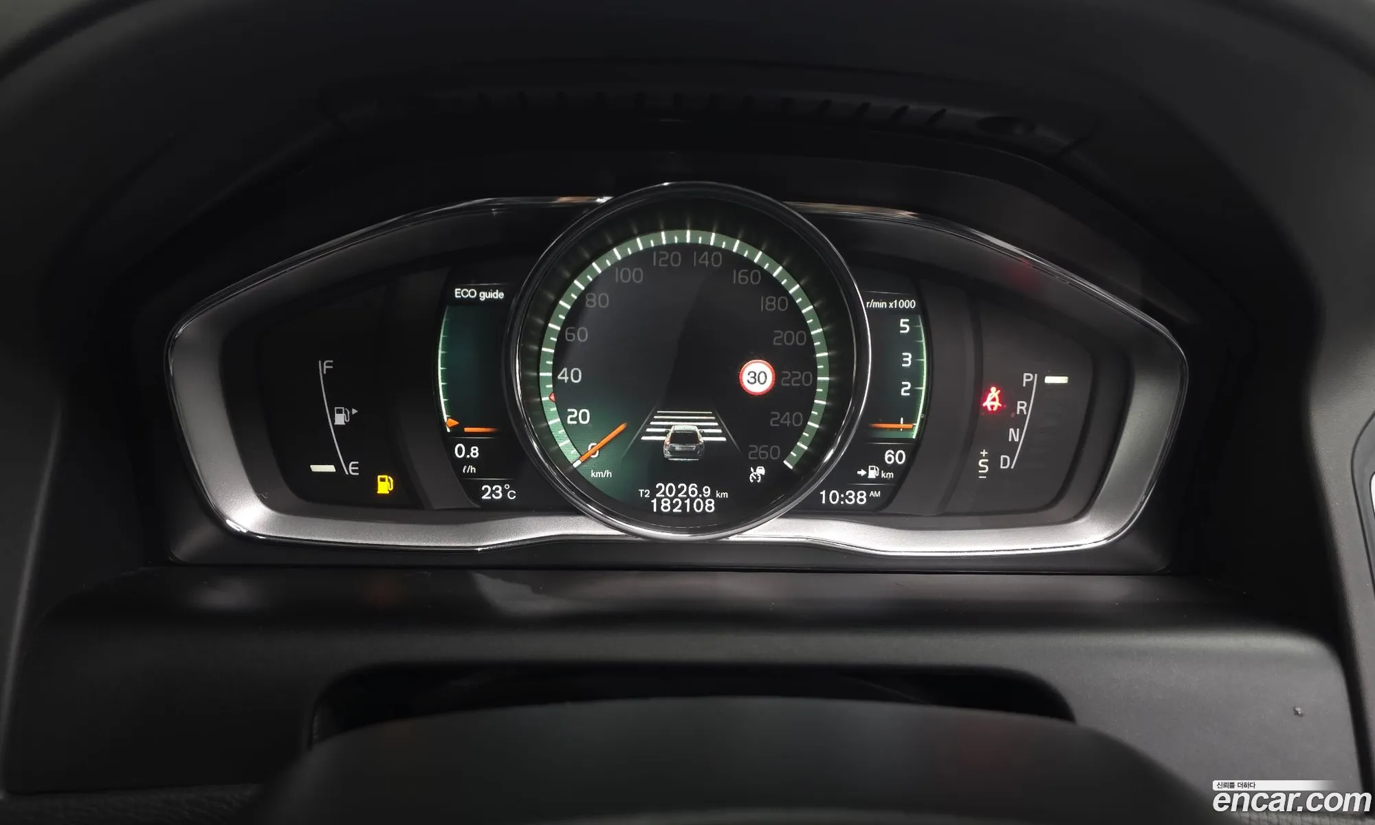 Volvo XC60 2017 YV1DZA8BDH2174017 — 18