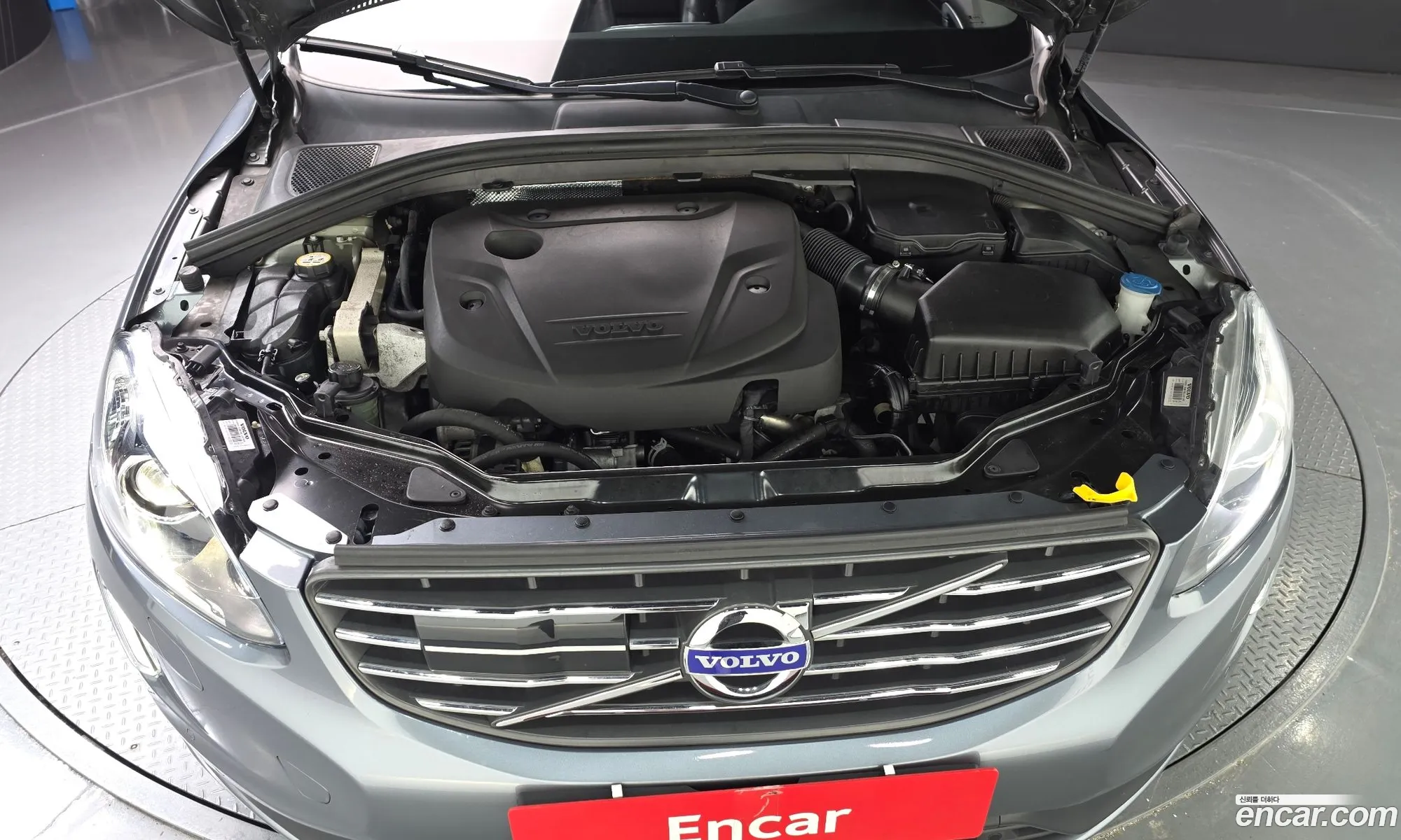Volvo XC60 2017 YV1DZA8BDH2174017 — 9