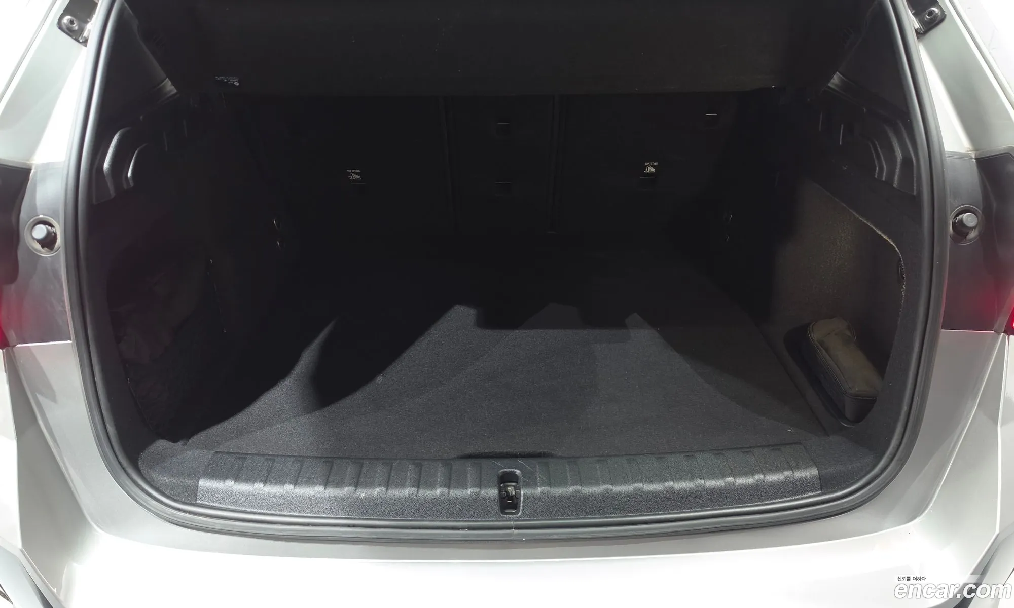 BMW iX1 2023 WBY61EF0151155151 — 36