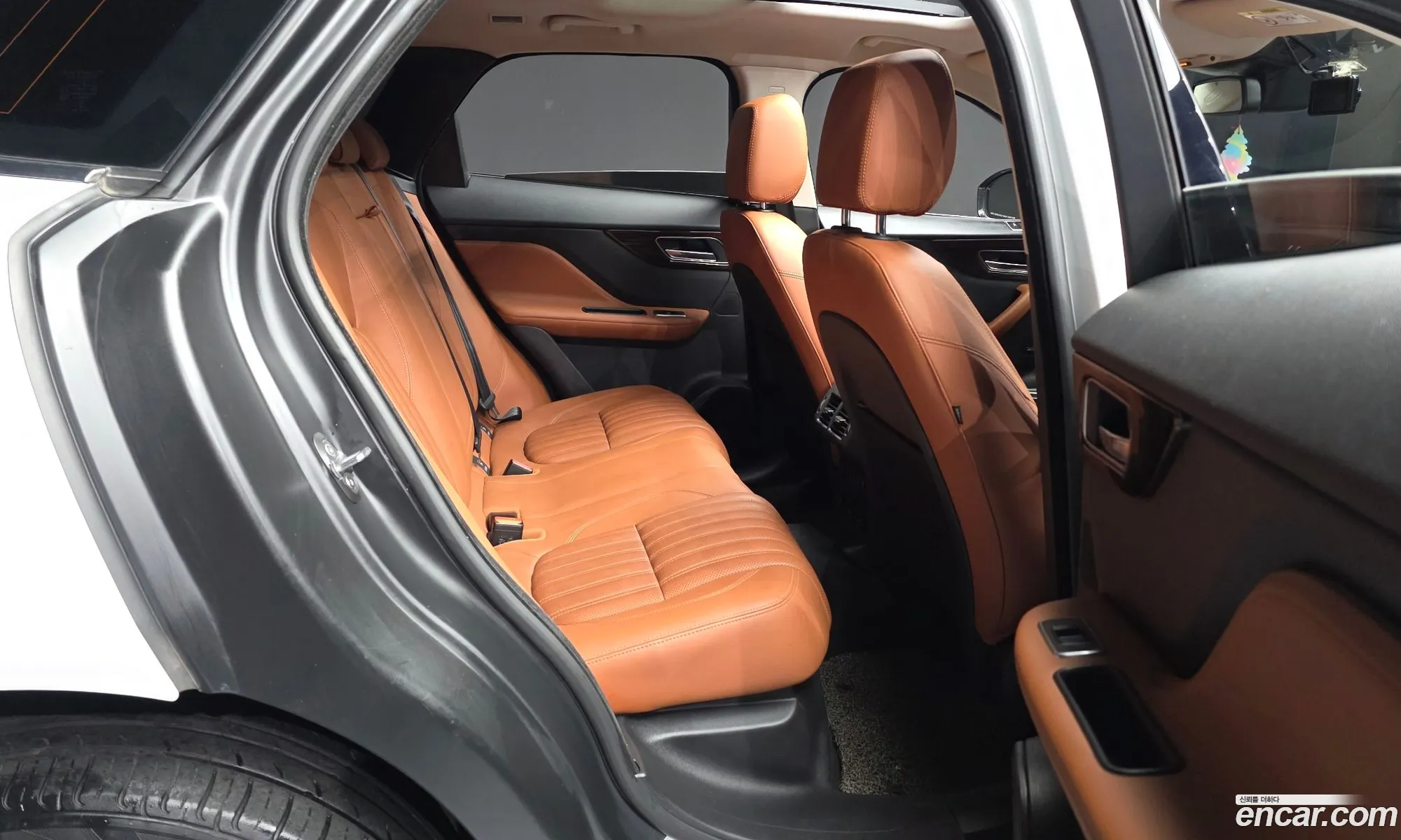 Jaguar F-Pace 2017 SADCA2BN2HA894883 — 27