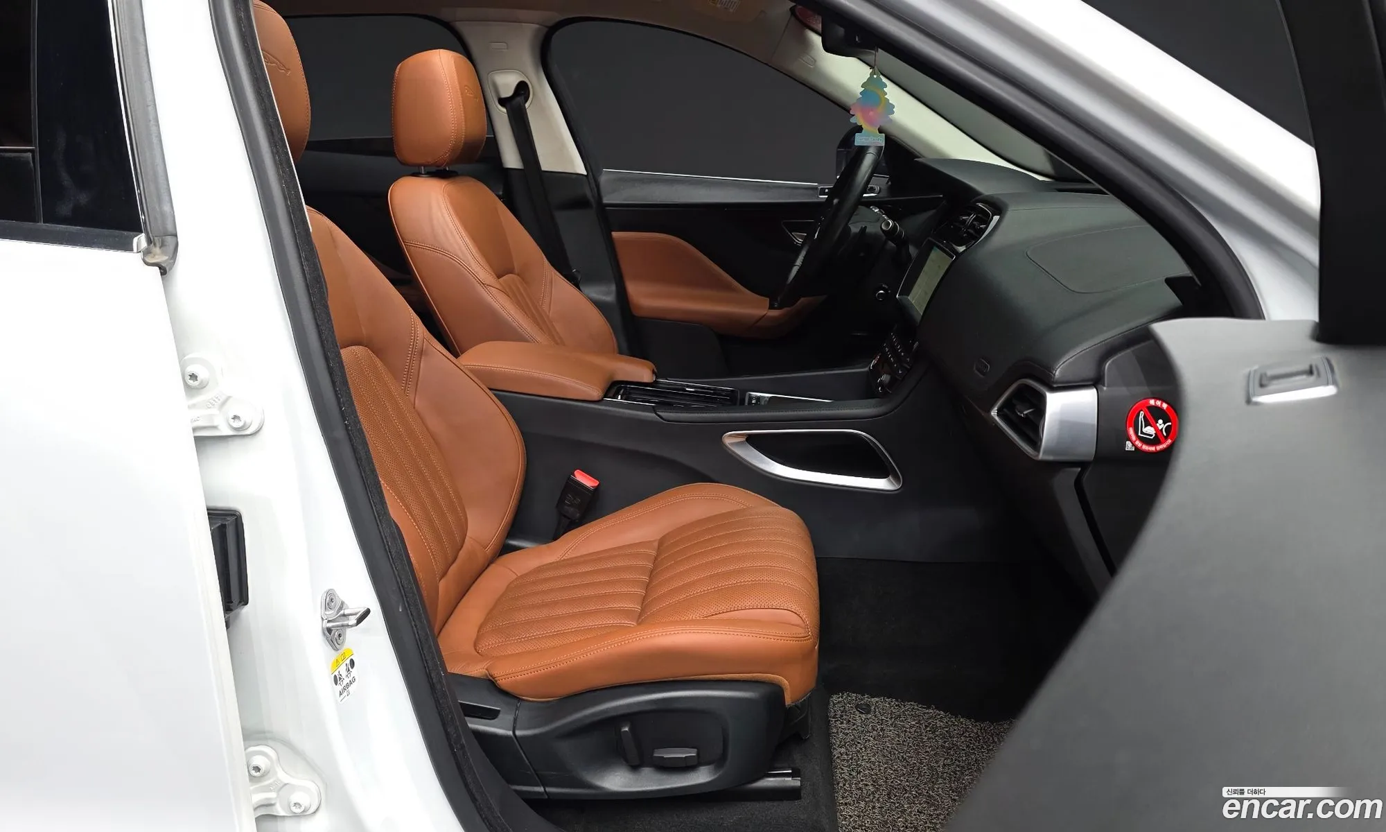 Jaguar F-Pace 2017 SADCA2BN2HA894883 — 25